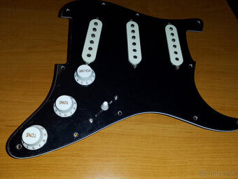 Predám kompletne zapojený pickguard na stratocaster