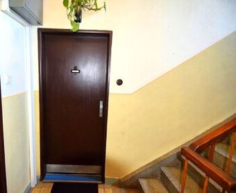 Na predaj dvojizbový byt s balkónom.
