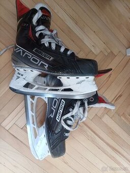 Bauer Vapor x3.7