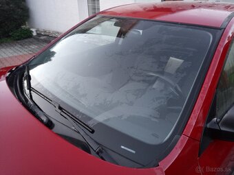 Kia ceed čelné sklo, model 2009
