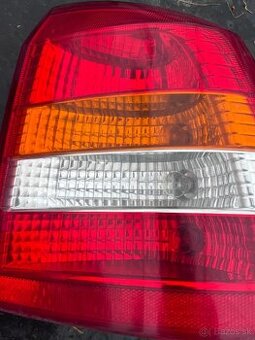 Predam zadne svetla na opel astra g hatchback - 1