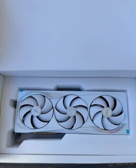 GIGABYTE AORUS GeForce RTX 5080 MASTER ICE 16GB