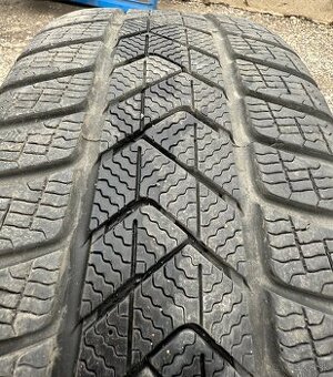 235/40 R19 Pirelli Sottozero 3