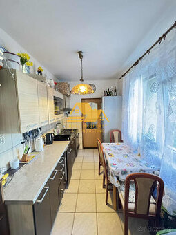 Predám tehlový 2 izbový byt v Nových Zámkoch - 1