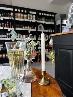 Rozpredám kompletné vybavenie predajne s kvalitnými potravin