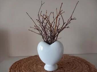 Biela keramická váza v tvare srdca 15x13x8 cm