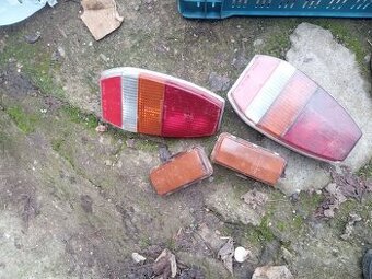 Auto veterán veci plechovky