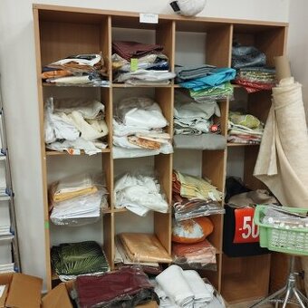 Predám skriňu, polícova zostava.