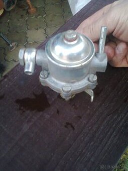 nepoužita - dopravna,palivova pumpa ŠKODA