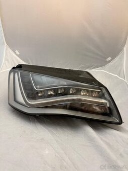 Svetlo Audi A8 D4