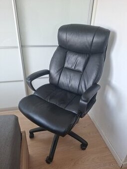 Prémiové kancelárske kreslo, vynikajúci stav, Ružinov