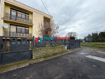 REZERVOVANÝ štvorizbový dom vo výbornej lokalite-Želiezovce(