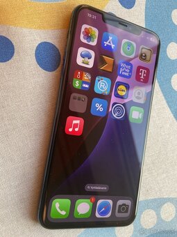 Predám iPhone 11 Pro Max 64Gb Midnight Green