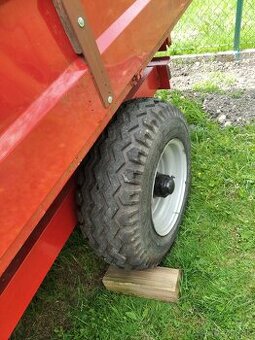 Vlecka za traktor