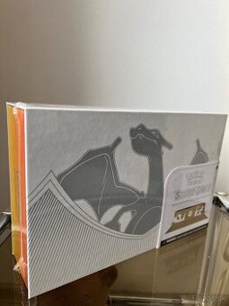 CHARIZARD UPC Pokémon TCG: Sword and Shield Ultra Premium