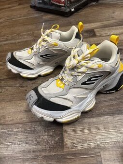 Balenciaga Cargo Runway Sneakers (46) 1:1
