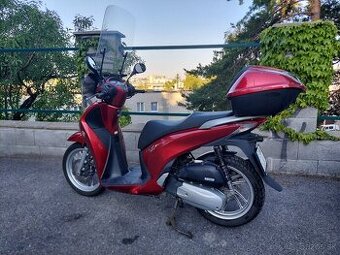 Predam Skuter Honda SH125AD / 2013 / 30 500km / ABS
