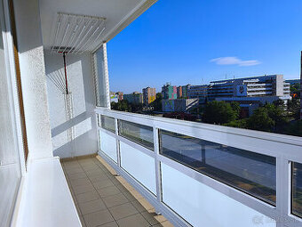 Pekný 1 a 1/2 izb. rekonštruovaný, SNP (Terasa), zariadený