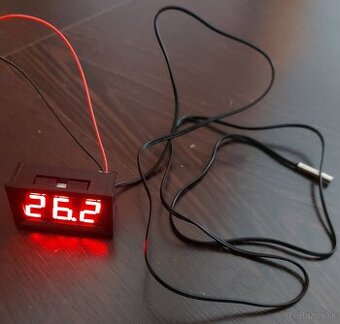 Digitálny teplomer LED červený - 1