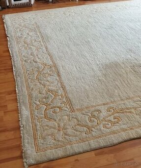 Velky rucne tkany vlneny koberec 271 x 364 cm