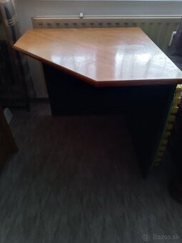 Stôl rohový