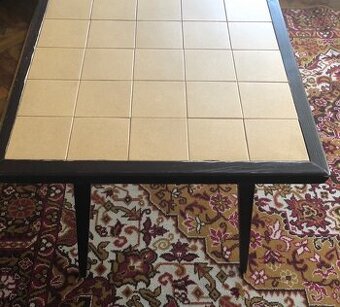 Retro konferencny stolik