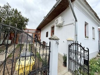 MAĎARSKO - HEJCE PEKNÝ 3 IZBOVÝ RODINNÝ DOM NA VEĽKOM POZEMK - 1