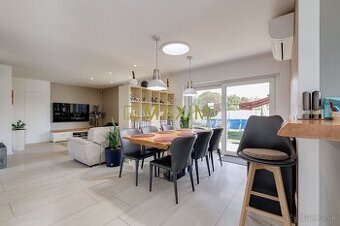 Štýlový 4,5-izbový dom v pokojnej lokalite Malacky – dizajn,