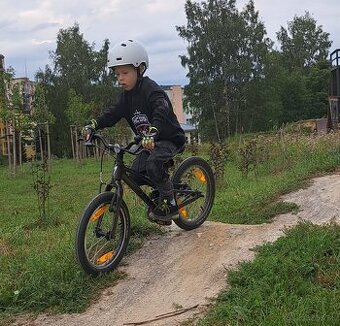 Detský bicykel Specialized JETT 16