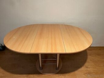 Predám kuchynský stôl a stoličky