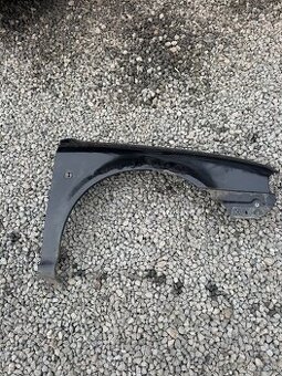 Predný pravý blatnik Škoda Octavia I