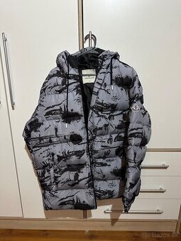 Zimná bunda Moncler - veľkosť M/L