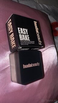 Huda Beauty puder