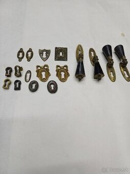 Predám menšie kovanie na starozitny nabytok