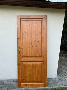 Vnútorne drevené dvere ( momentálne obsadené )