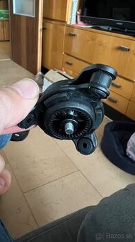 Quad lock mount vibration dampener