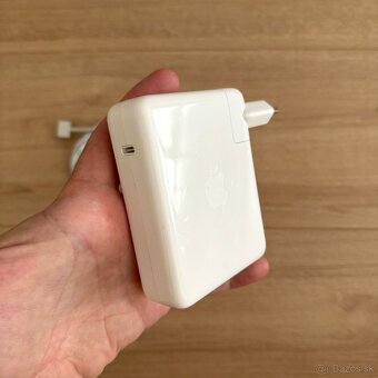 Predám Apple 140W USB-C Power Adapter