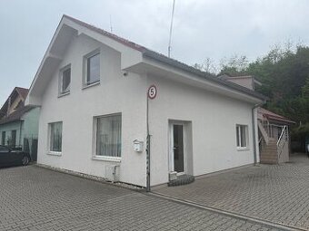 Obchodný priestor , kancelária, služby....