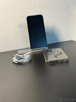 Predám Apple iPhone 13 128GB Black malé Známky používania