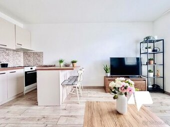 Prenájom - 2 izb. byt, rekonštrukcia, balkón, Chrenová