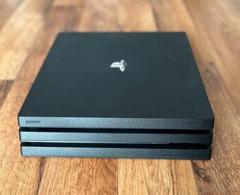 Sony PS 4 pro 1 TB aj s hrami TOP STAV