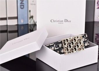 Christian Dior opasok