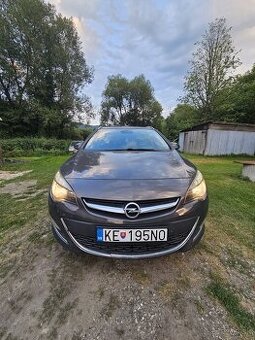 Predám Opel astra J sport tourer 1.7 96kw