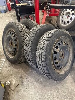 Predám 4x100 r14 plechové disky so zimnými pneu