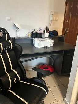 Herny stol z stolictkou