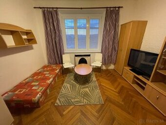 Prenájom GARSONKA - GARZONKA / Nové Mesto n. Váhom