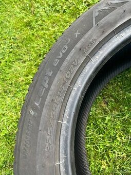 Hankook Winter icept evo3 X 225/55 R18 102V