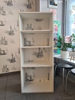 Biela polica / regál – dobrý stav, lacno
