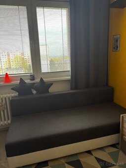 Rozkladacia posteľ s úložným priestorom