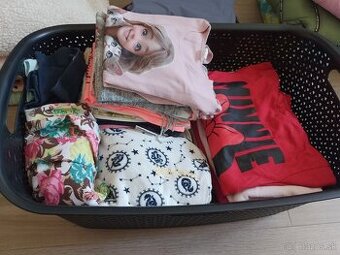 Predám dievčenské veci od narodenia  po 4 roky